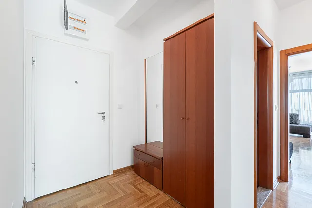 Spacious 2-Bedroom Apartment with Garage for Sale in Petrovac – 77 m² — photo 8